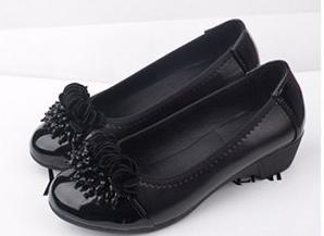 Four Seasons patent leather new shoes women shoes with comfortable non slip soft Didan round dancing