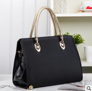 Hot sale vintage women bags female women leather handbags bolsas women messenger bags fashion 2014 embossed