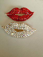 Hot  vintage crystal sexy lip little brooches/Korean luxury jewelry women  accessories wholesale/broche strass/bijouterias/small