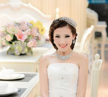 Korean Crystal Brides Act the Role ofing is Tasted Three Suits Necklace Earrings Crown Wedding Jewelry