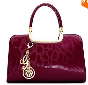New 2014 genuine patent leather women handbags brand fashion designs clutch bag women wristlets bags NPB0102