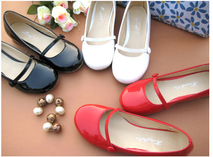 Women dress leather flat shoe