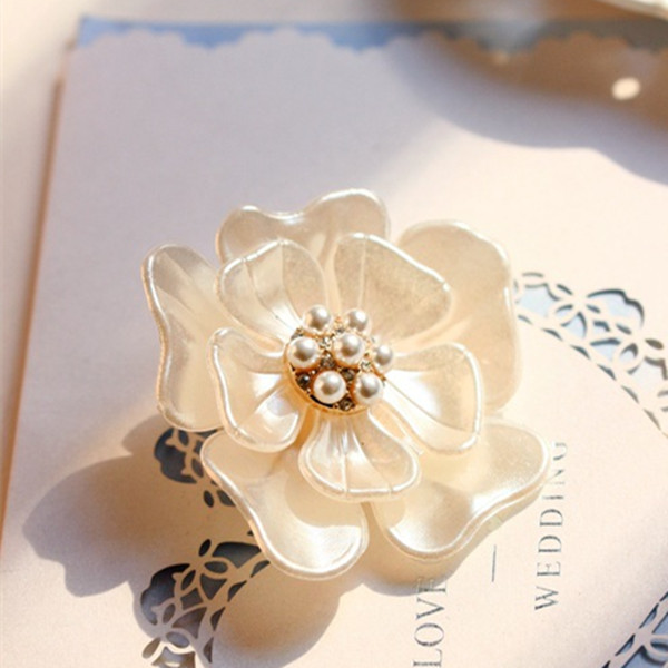 Luxury Vintage Flower Brooches Shell Fashion Pearl Brooch Pins Jewelry Accessory for Women BX011