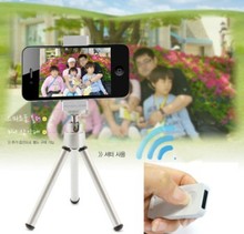 electronic 2014 new Portable Universal Wireless Bluetooth Remote Shutter for any Smart Phone Android and IOS
