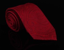 Designers Fashion Red Silk Ties Cavate For Men Gentlemen Wedding Dresses Gravatas Masculinas Neckties Gift For