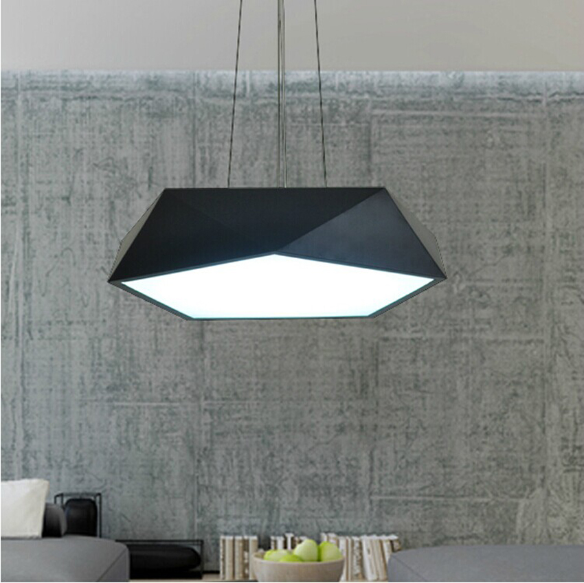 Moderno e minimalista lampadari in resina, fronte del diamante ...