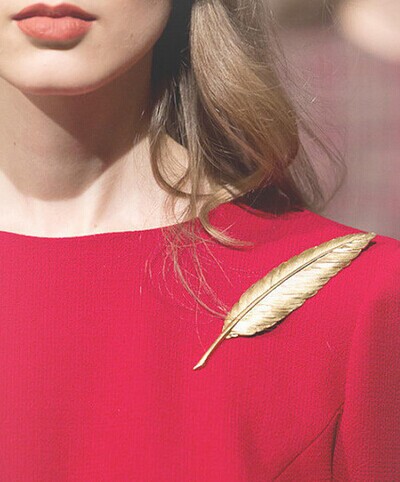 New fashion feather brooch pins nice gift for women girl wholesale BR71