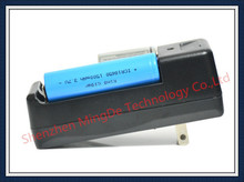 Electronic cigarette Universal smart battery charger for rechargeable 18350 18500 18650 battery 4 2V 600mah fit