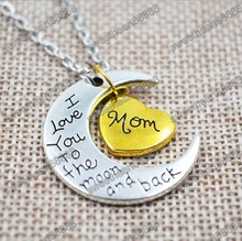 20Styles I Love You To The Moon and Back Necklace Mom Dad Grandpa Grandma Sister Daughter