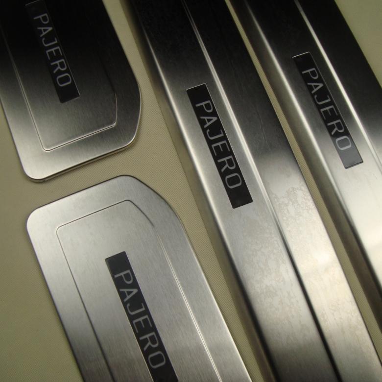 Illuminated LED Blue Door Sill Threshold Scuff Plate Case For 2006 2012 Mitsubishi Pajero V97 V93