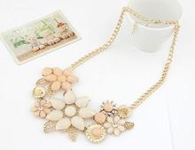 Fashion Vintage Women s Resin Flower Choker Bib Statement Necklace Collar Chain Pendant Alloy Elegant Necklaces