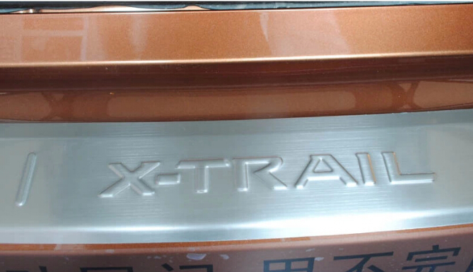 Nissan x-trail rear bumper scuff plate #2