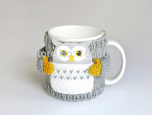 New Handmade Mom Desgin Heat Insulation Cup Cover Chocolate Penguin Sweater Cup Sleeve with Arms and