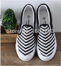 Free shipping new shallow mouth to help low canvas shoes female Korean flat shoes a pedal