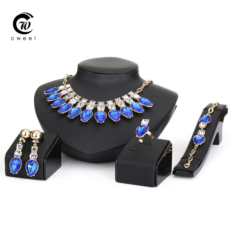http://i00.i.aliimg.com/wsphoto/v0/32331504258_1/Jewelry-Sets-For-Women-Wedding-Bridal-Party-Crystal-Gold-Plated-Pendant-Lady-Rhinestone-Costume-Statement-Necklace.jpg