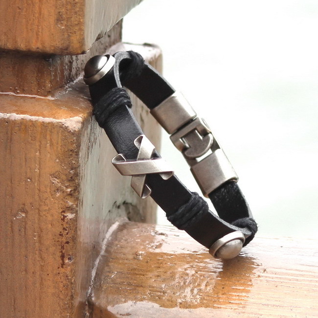 Shopkeeper Recommend New Style 2015 Latest Popular Leather Bracelet Men Black Retro Charm Bracelet Free Shipping