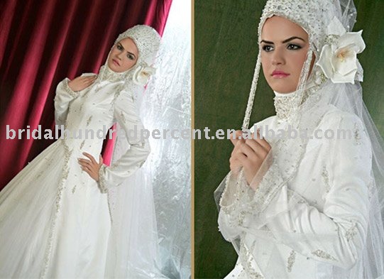 Arab muslim appliqued lace long style wedding dress