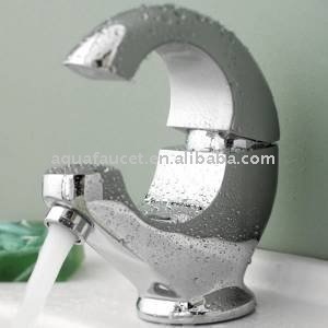 Freeshipping single handle moon style basin faucet