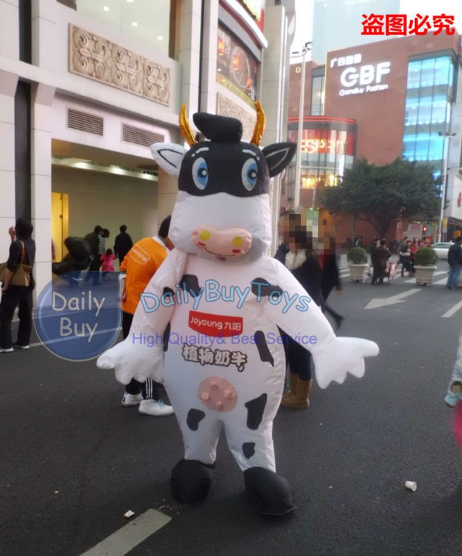 DMC-06-Milk-cow-inflatable-Moving-Cartoon-air-blower-fan-100-Guarantee-Customize-100-positive-feedback.jpg