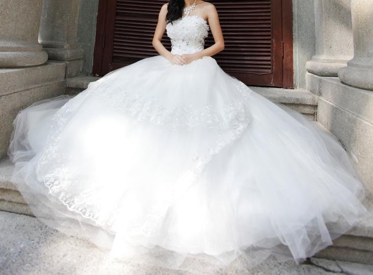 2012 new fashion strapless A line super big ball gown wedding dress with