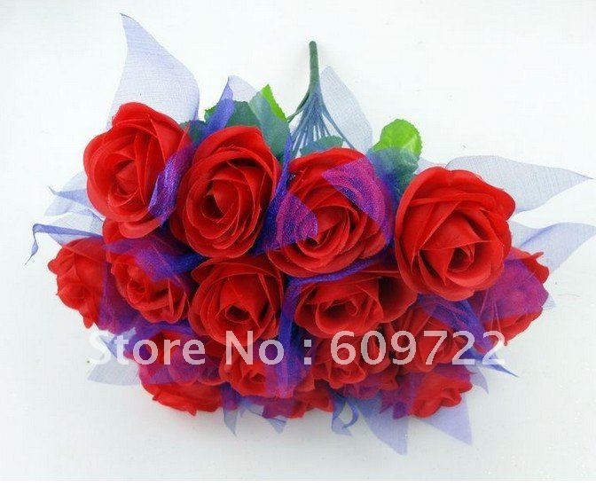 red and turquoise wedding flower arrangements