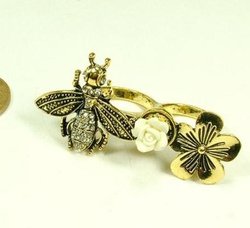 Rings store,20pcs/lot,Bee flower double finger ring (have cards) XQ10811932071(China (Mainland))