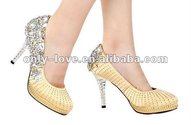 BS092 luxurious 2012 fashion champagne wedding shoes with clear crystals 
