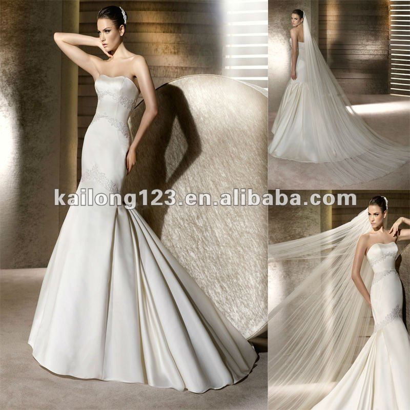 Modern Sweetheart Fit and Flare Chapel train Ivory Appliqued Satin Wedding 