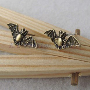 Vintage-Retro-Bronze-Bat-Ear-Stud-Small-Earring-Korean-Style-Cool-Jewelry-Free-Shipping-GL022406.jpg