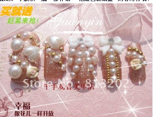 A nail salon workers of finished product false nails of Japanese nail beauty to patch(China (Mainland))