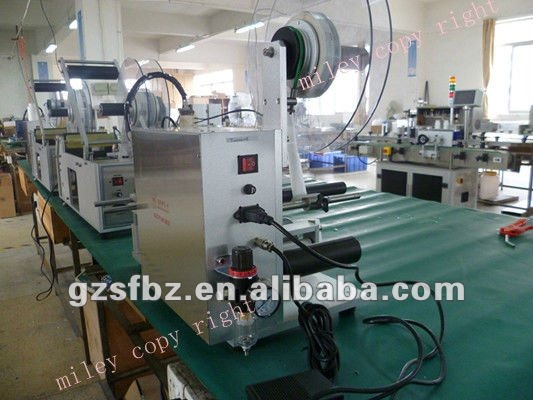 2012 hot sale square bottle self adhesive labeling machine manufacturing(M)(China (Mainland))