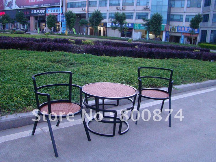 European-style fast food Children Bar Outdoor Tables and chairs Set of three Iron creative round a desk and two chairs(China (Mainland))