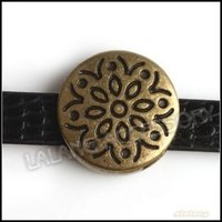 Hot 30pcs/lot Carved Flowers Pattern Leather Belt Beads Antique Bronze Plated Alloy Charms 18mm Fit Bracelet Findings 190236