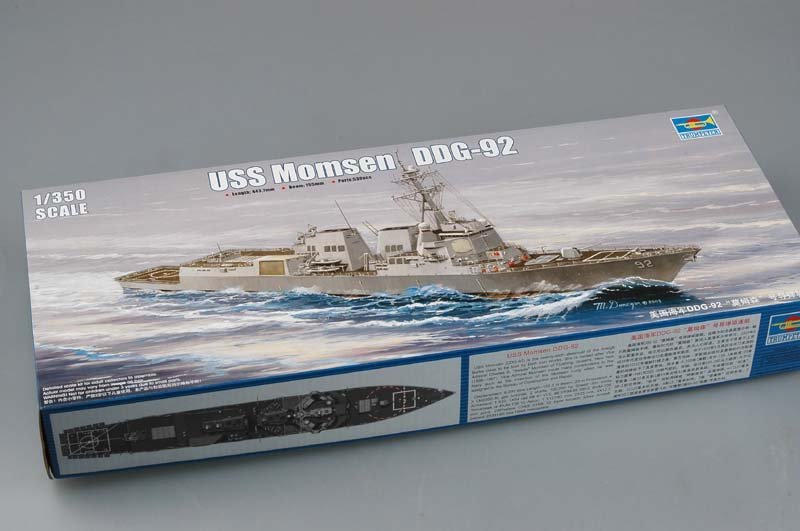  /Trumpeter-model-04527-1-350-USS-Momsen-DDG-92-plastic-model-kit.jpg