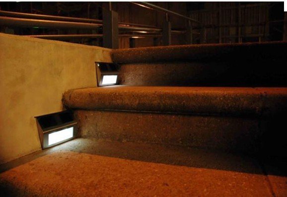 wholesales Christmas gift LED solar power garden yard pathway walkway stair step deck auto light lamp(China (Mainland))