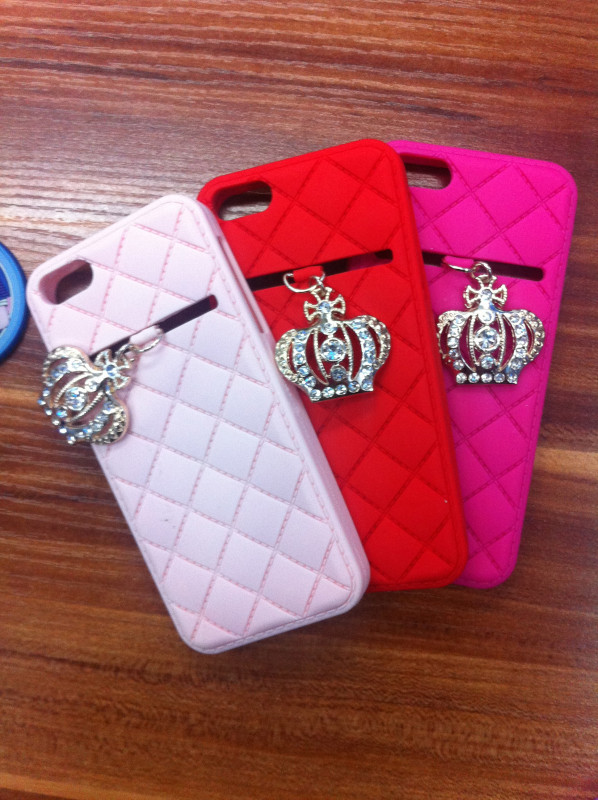Hot selling HIGH QUALITY Luxury Diamond Crown Quilt Shape Soft Silicone Case Cover For iPhone 5, Mix color+100pcs Free shipping(China (Mainland))