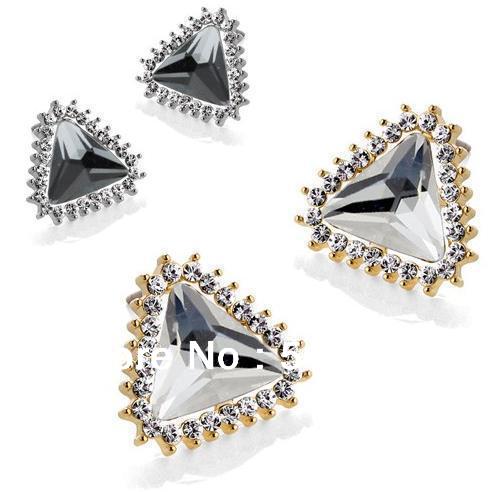 Elegant Triangle Crystal Stud Earrings Alloy with Austria Dazzling Jewelry for 2013 Spring Collection Free Shipping(China (Mainland))