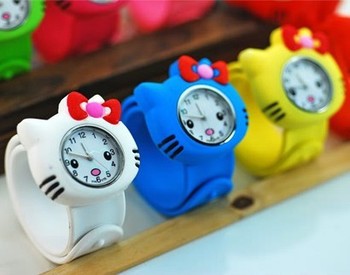http://i00.i.aliimg.com/wsphoto/v0/731700956_1/Wholesale-Beautiful-Cute-MC-Colorful-Children-Watch-Indicate-Time-Quartz-Dial-Silicone-Band.jpg_350x350.jpg