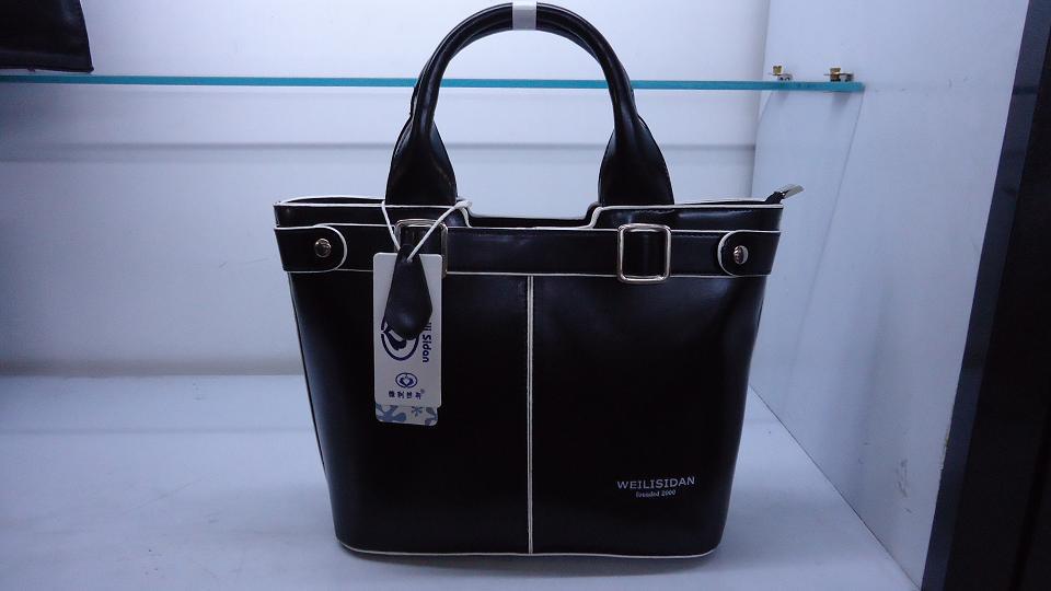 L67 black portable women s handbag shaping women s handbag