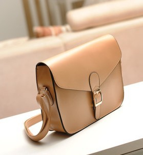i00.i.aliimg.com/wsphoto/v0/766370228_1/HOT-SELLER-Free-Shipping-2013-New-designer-PU-leather-shoulder-bag-handbag-women-s-fashion-on.jpg