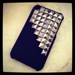 Free shipping case for iPhone 3G Studded silver pyramid studs with black case(China (Mainland))