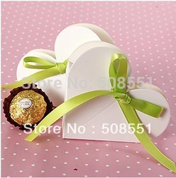 Free shipping Heart Shaped Favor Box In White With Green Ribbon(China (Mainland))