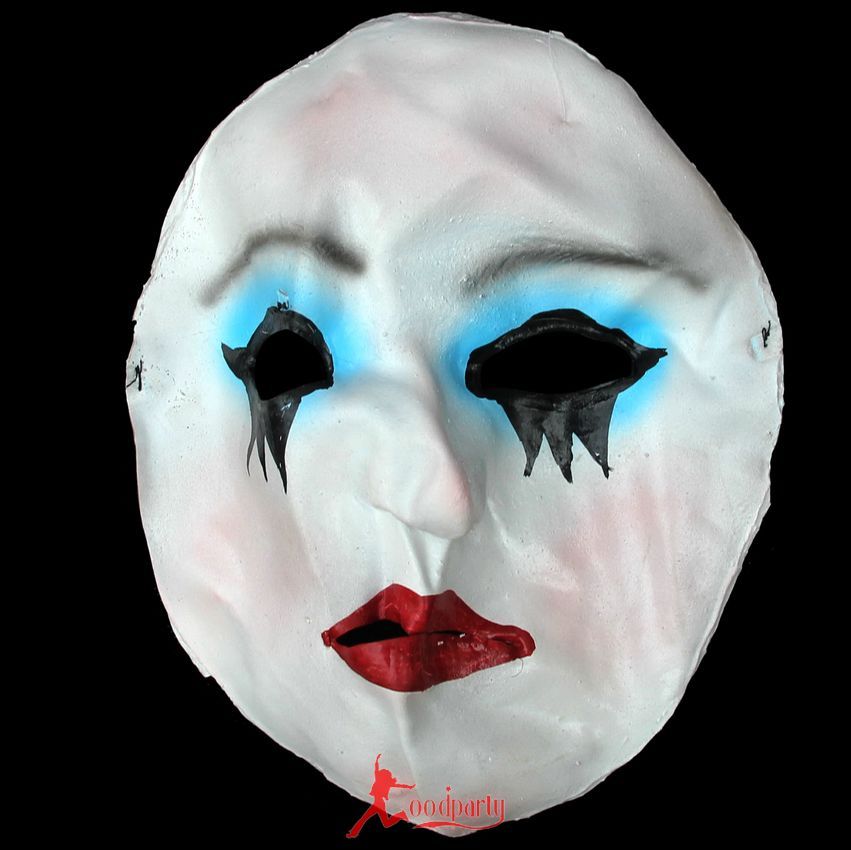Le masque pour la personne des boutons la nettoyante
