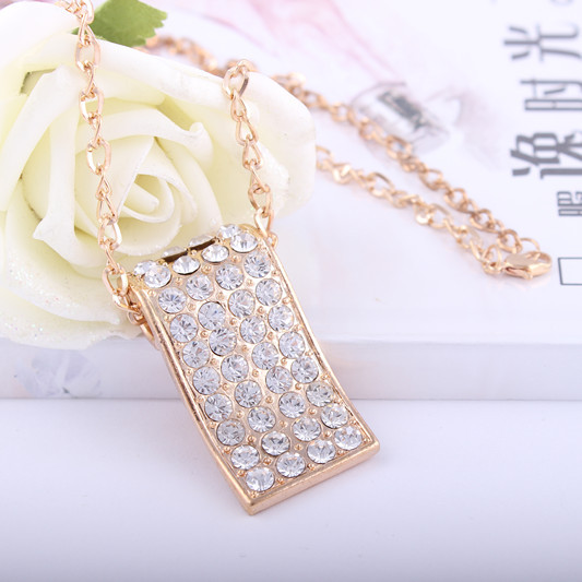 Min.order is $10 (mix order),FREE SHIPPING!Chinese jewelry,Fashion miniature crystal chair necklace.(China (Mainland))