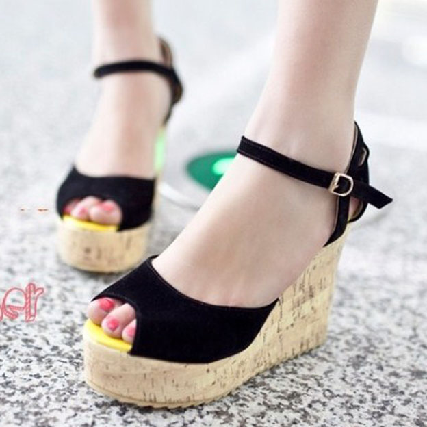 Women open toe platform patches decorated high-heeled sandals(China (Mainland))