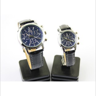 Freeshipping,Manufacturers supply,Fashion leather,Couples,students watch,fashion children watch,Memorial(China (Mainland))