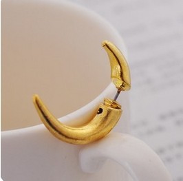 Mini Order USD15 Free shipping gold color punk style rivet earring uhuo Jewelry UE264(China (Mainland))