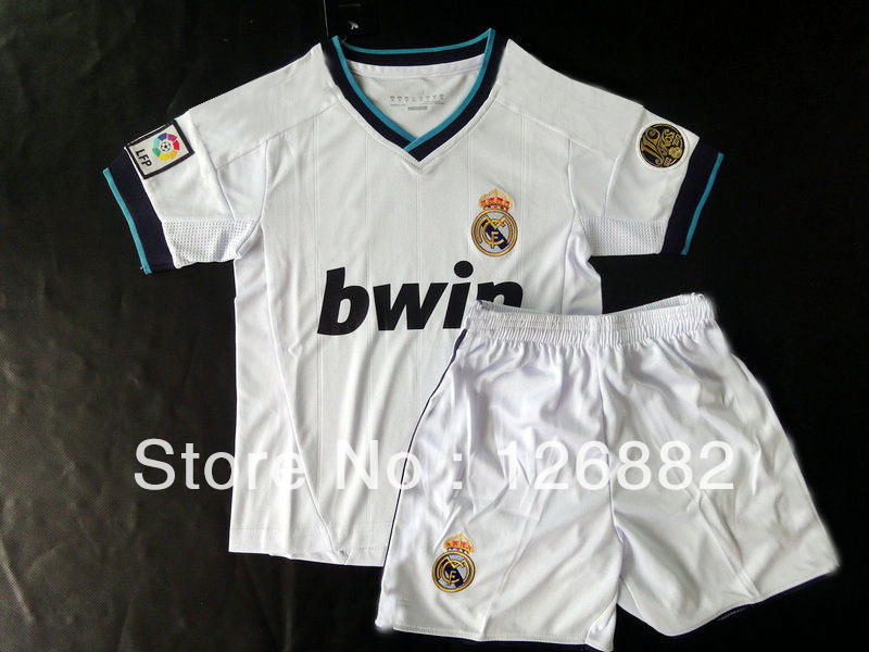 Best Gift! Real Madrid Kids 12 13 Home Soccer Jersey Football Youth Uniforms Children Ronaldo kids Benzema ozil Child Shirt Kit(China (Mainland))