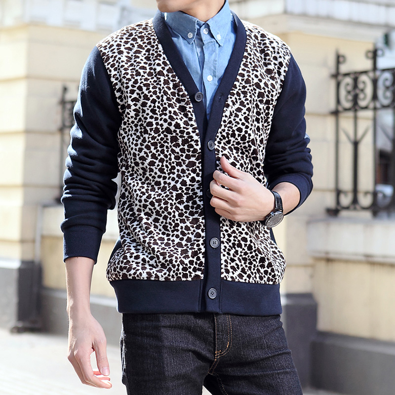 2013 men's clothing winter new arrival leopard print cardigan sweatshirt plus velvet thickening mens V-neck outerwear sweatshirt(China (Mainland))
