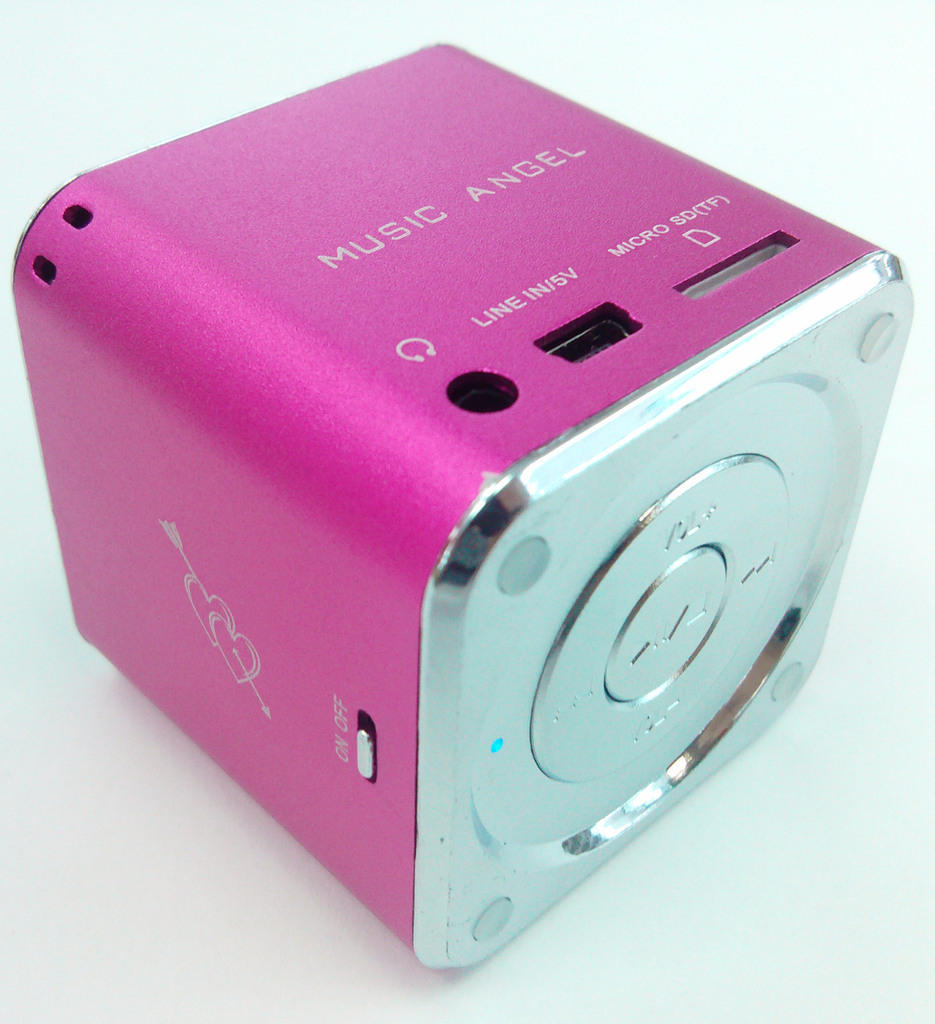 freeshipping MD06 card mini speaker portable speaker mini speaker factory wholesale lanyard worry Aftermarket 1pcs(China (Mainland))